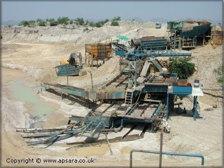 Sapphire mining at Bo Ploi